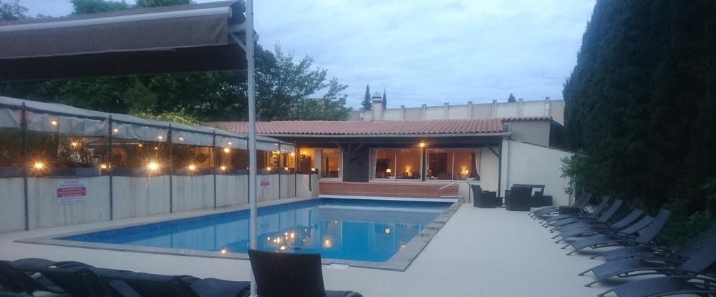 Logis Hôtel Résidence Les Cèdres Villeneuve-lès-Avignon Exterior foto